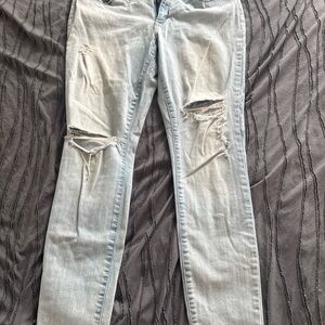 Universal Thread Distressed Light Wash Skinny Jeans